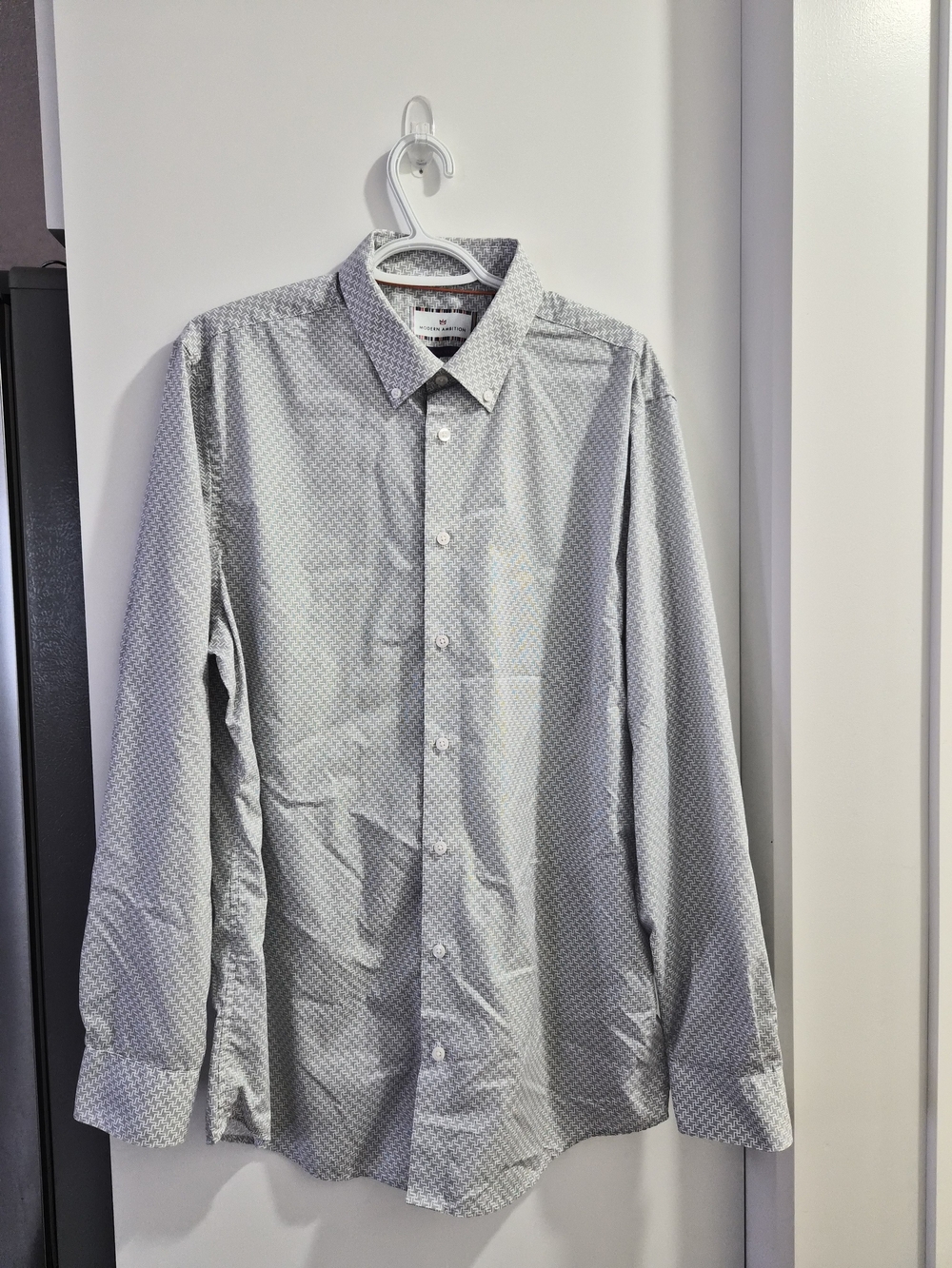 Modern Ambition, size Large, Men's Light Gray Patterned Button-Down Shirt
